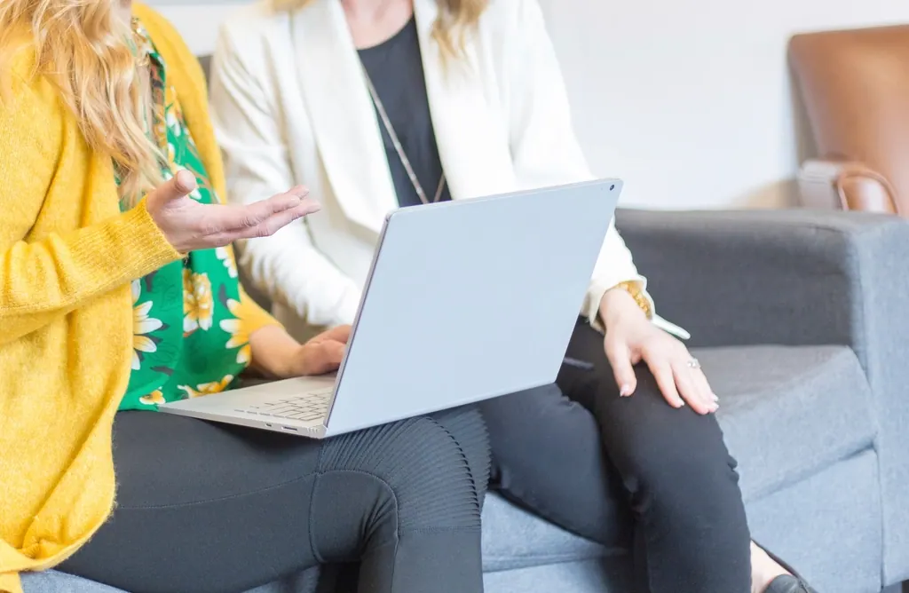 بهترین نرم‌افزارهای CRM ایرانی برای کسب‌وکارها