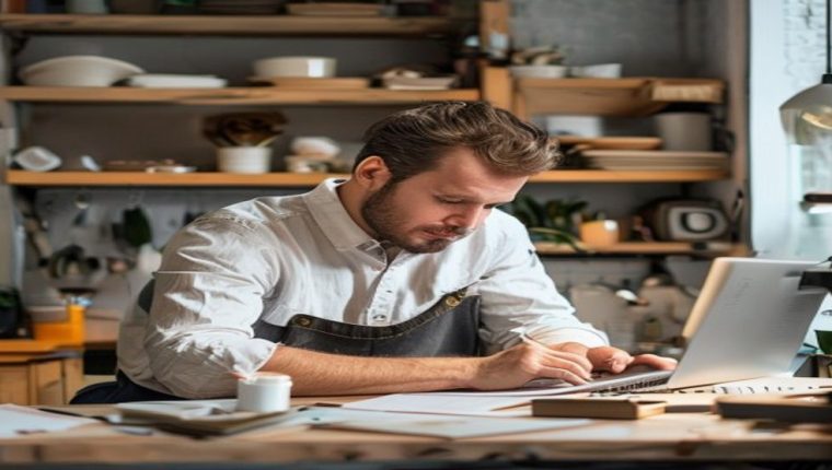 کسب و کار خانگی برای آقایان؛ ایده‌های واقعی و قابل اجرا